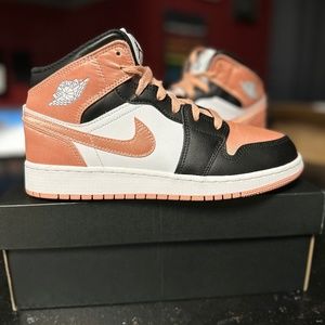 Rose Gold/Pink Air Jordan 1 SIZE 6.5Y/8 Women